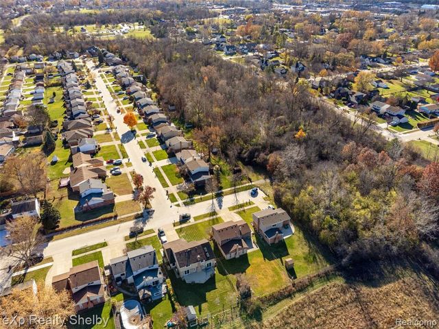 2849 Elmcrest Road, Sterling Heights, MI 48310