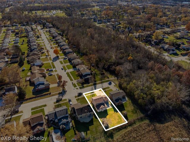2849 Elmcrest Road, Sterling Heights, MI 48310