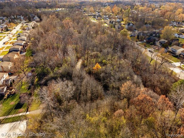 2849 Elmcrest Road, Sterling Heights, MI 48310