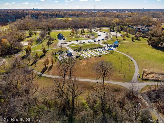 2849 Elmcrest Road, Sterling Heights, MI 48310