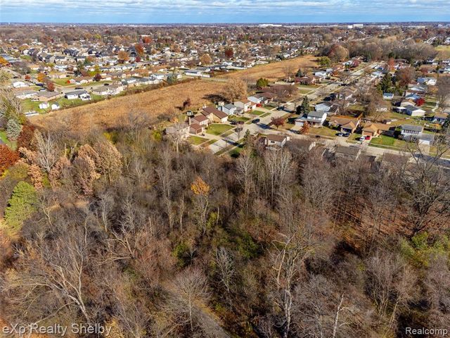 2849 Elmcrest Road, Sterling Heights, MI 48310