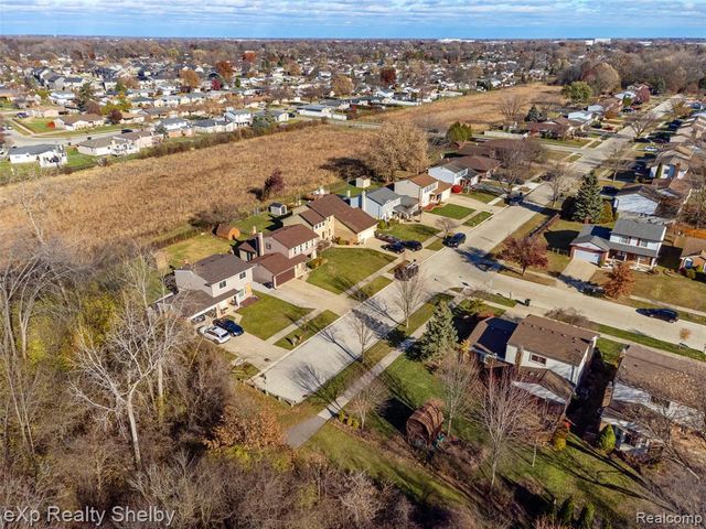 2849 Elmcrest Road, Sterling Heights, MI 48310