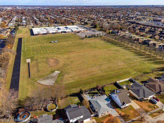 2849 Elmcrest Road, Sterling Heights, MI 48310