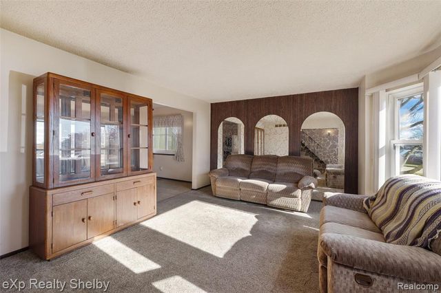 2849 Elmcrest Road, Sterling Heights, MI 48310