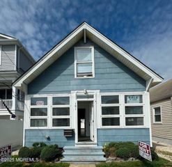 191 3rd Avenue, unit 1, Manasquan, NJ 08736