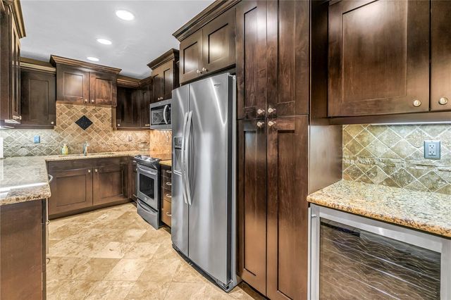 1290 PINE RIDGE CIRCLE E G2, Tarpon Springs, FL 34688