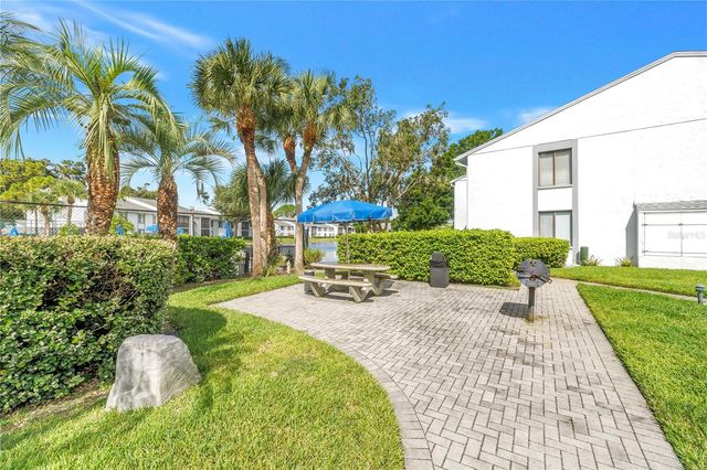 1290 PINE RIDGE CIRCLE E G2, Tarpon Springs, FL 34688