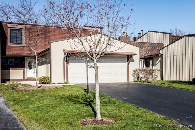 14 Westwood Drive, Indian Head Park, IL 60525