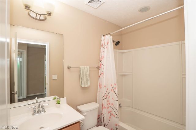 7185 Gauntlet Street SW, Massillon, OH 44646