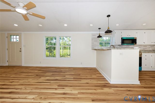 12521 Rolfe Hwy, Surry, VA 23883