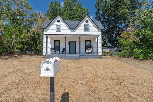 1134 E Walnut Street, Shawnee, OK 74801