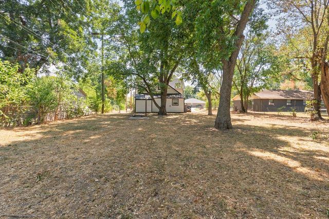 1134 E Walnut Street, Shawnee, OK 74801