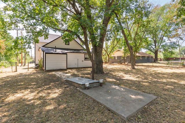 1134 E Walnut Street, Shawnee, OK 74801