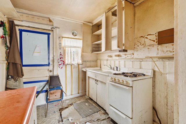 912 N Tone Avenue, Denison, TX 75020