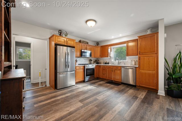 3499 S State Road, Davison, MI 48423