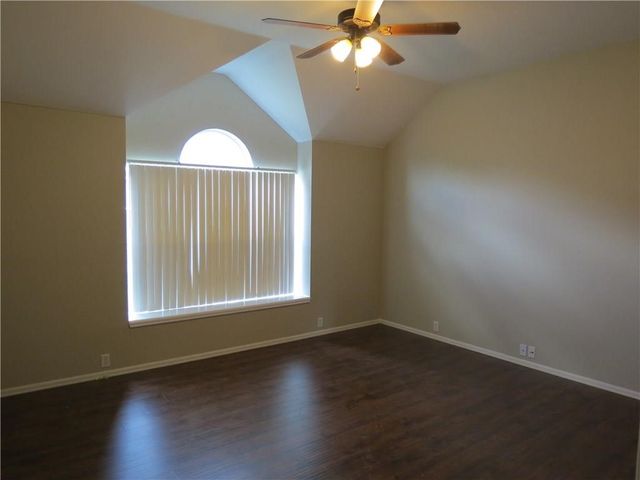 633 Blue Sky Drive, Arlington, TX 76002