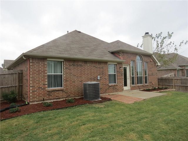 633 Blue Sky Drive, Arlington, TX 76002