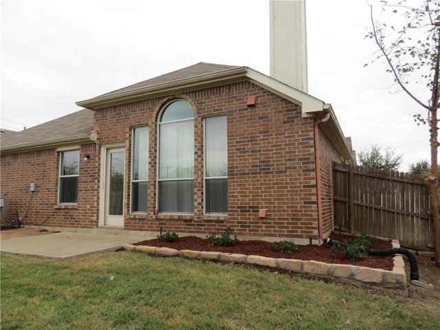 633 Blue Sky Drive, Arlington, TX 76002