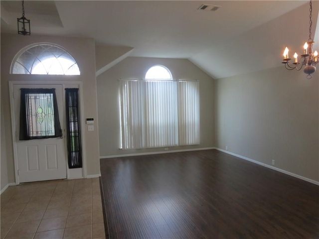 633 Blue Sky Drive, Arlington, TX 76002