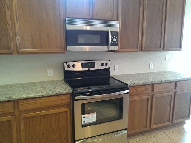 633 Blue Sky Drive, Arlington, TX 76002