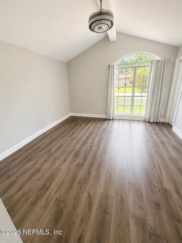 7945 MACINNES DR Drive, Jacksonville, FL 32244