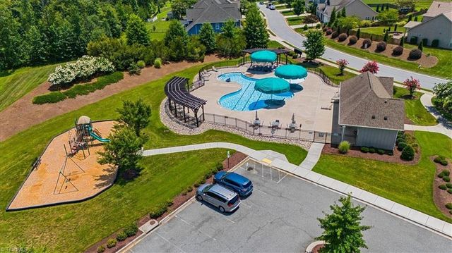 802 Blue Moon Court, Greensboro, NC 27455
