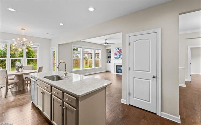 802 Blue Moon Court, Greensboro, NC 27455