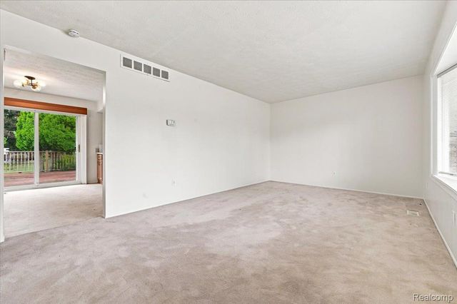 37582 Whitney Drive, Wayne, MI 48184
