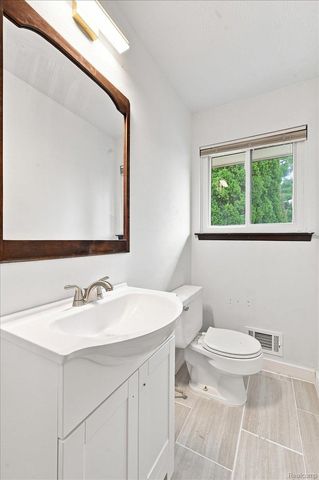 37582 Whitney Drive, Wayne, MI 48184
