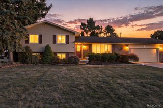 37582 Whitney Drive, Wayne, MI 48184