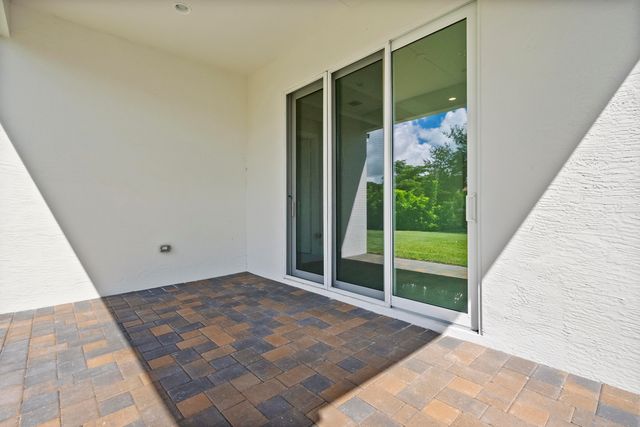 2147 Falls Manor, Vero Beach, FL 32967