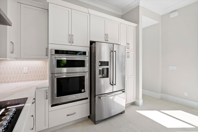 2147 Falls Manor, Vero Beach, FL 32967