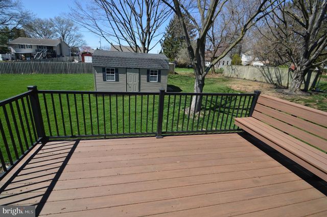 556 SCHOOLWAY DR, Manheim, PA 17545