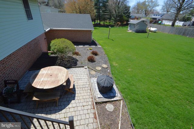 556 SCHOOLWAY DR, Manheim, PA 17545