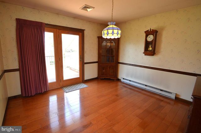 556 SCHOOLWAY DR, Manheim, PA 17545