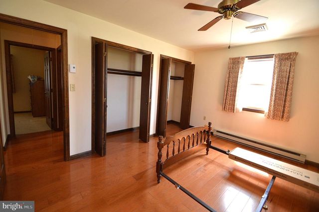556 SCHOOLWAY DR, Manheim, PA 17545