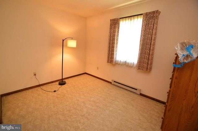 556 SCHOOLWAY DR, Manheim, PA 17545