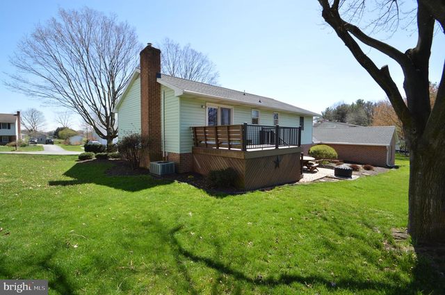 556 SCHOOLWAY DR, Manheim, PA 17545