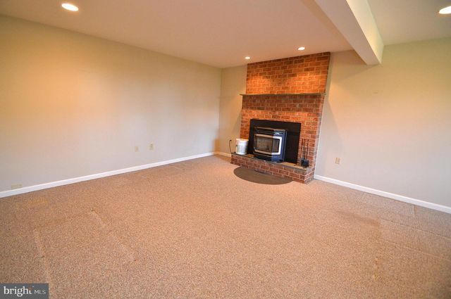 556 SCHOOLWAY DR, Manheim, PA 17545