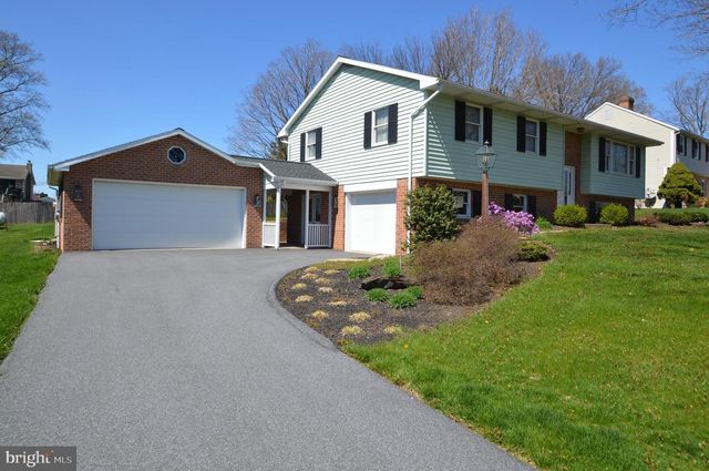 556 SCHOOLWAY DR, Manheim, PA 17545