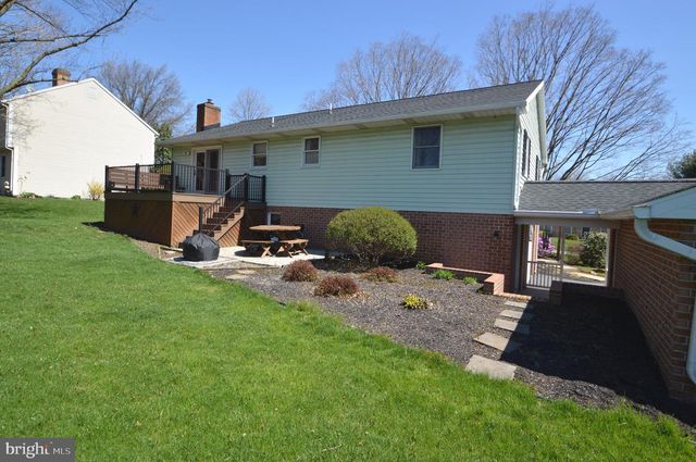 556 SCHOOLWAY DR, Manheim, PA 17545