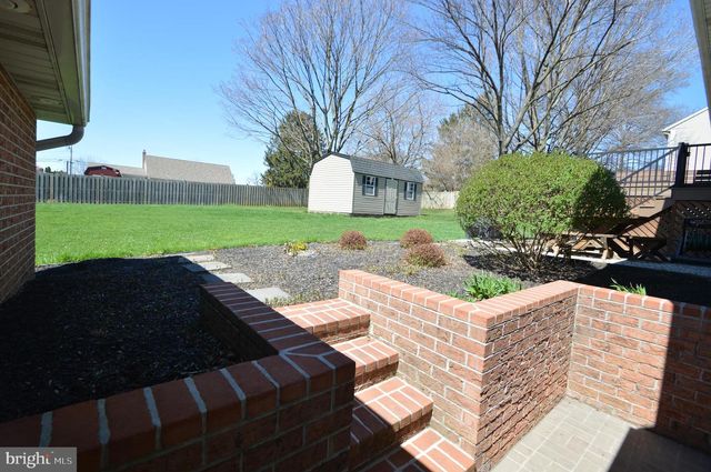 556 SCHOOLWAY DR, Manheim, PA 17545