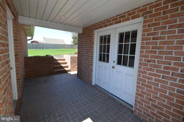 556 SCHOOLWAY DR, Manheim, PA 17545