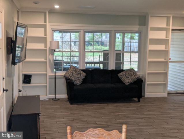 55 SHAWMONT LN, Willingboro, NJ 08046