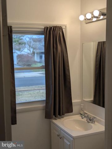 55 SHAWMONT LN, Willingboro, NJ 08046