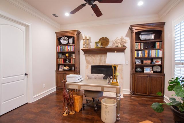 7130 Holly Square Ct., Tyler, TX 75703
