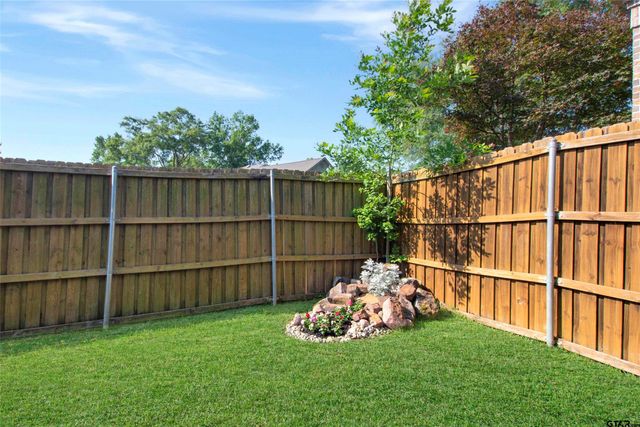 7130 Holly Square Ct., Tyler, TX 75703