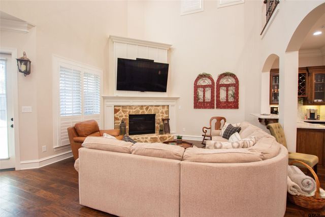 7130 Holly Square Ct., Tyler, TX 75703