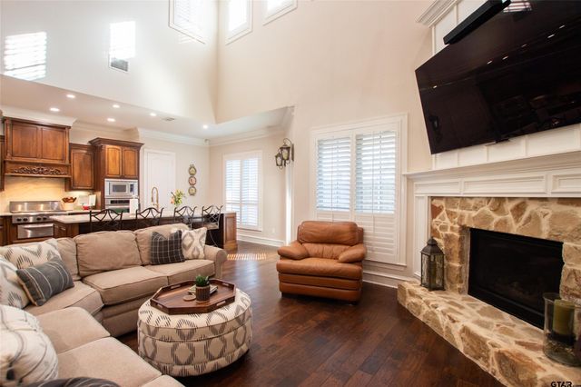 7130 Holly Square Ct., Tyler, TX 75703