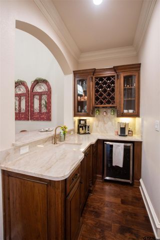 7130 Holly Square Ct., Tyler, TX 75703